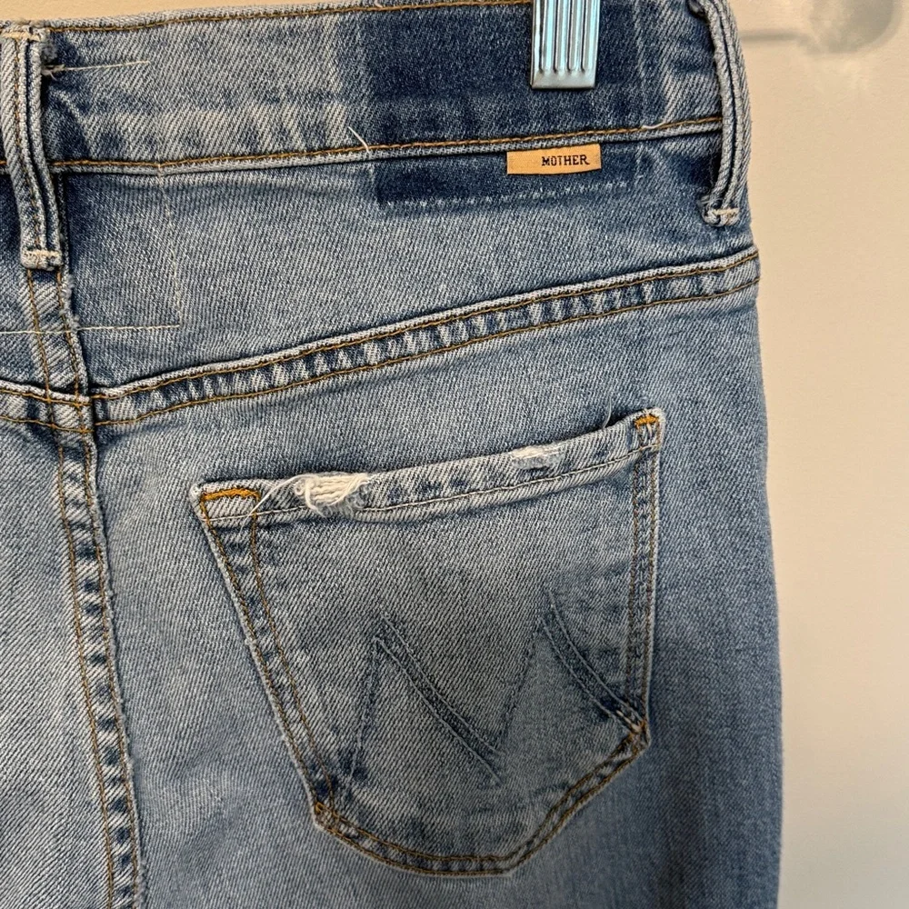 MOTHER Women’s The Insider Crop Step Fray Light Blue Distressed Jeans / Size 27